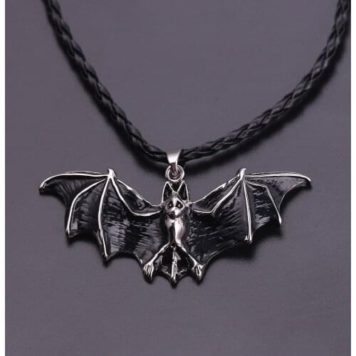 Cool Halloween Rock Punk Gothic Black Vampire Bat Necklace Pendent Sweater Chain Vintage Fashion Jewelry For Men Charm Gift