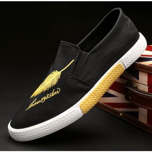 Fashion Men Canvas Loafers Driving Shoes New Men Black Gray Khaki Vulcanized Lazy Canvas Shoes Mens Designer Sneakers A23-47