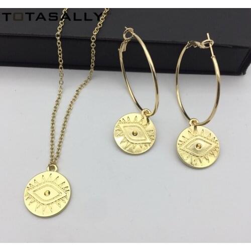 TOTASALLY New Hot On Ins Eye pendant Necklace Fashion Vintage Alloy Turkey Evil Eye Round Pendant Necklace Short Chain