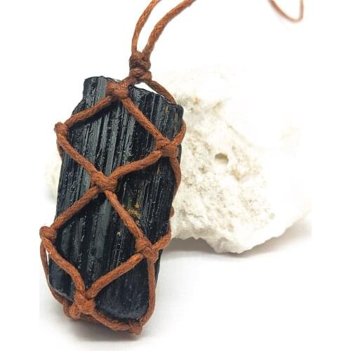 LOOKER Natural Black Tourmaline Retro Raw Gemstone Pendant Crystal Hand-Woven Jet Stone Ore Radiation Protection Stone Craft