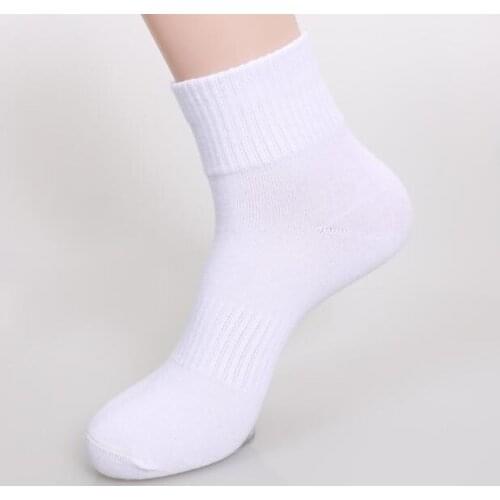 White mens cotton sports socks, cotton socks, deodorant and sweat-absorbent basketball socks, mens socks