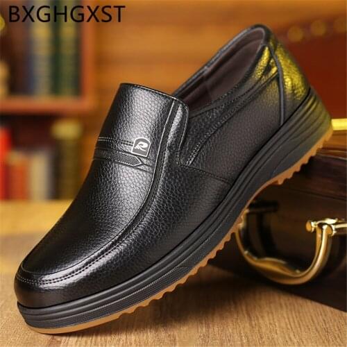 Casual Shoes Men Luxury Brand Formal Dresses Loafers Men Dress Shoes Designer Slip on Leather Shoes Men 2020 Zapato Casual Hombr