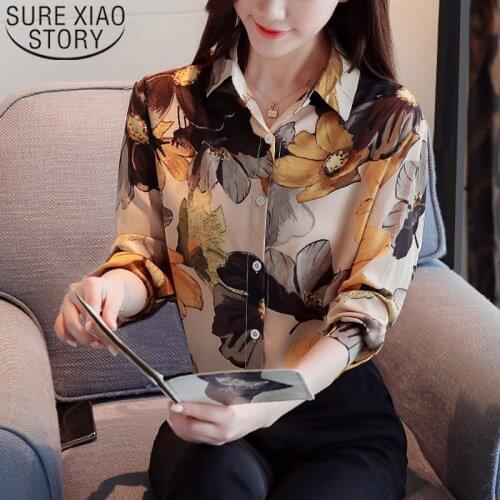 2020 Spring Women Tops Korean Version Oil Painting Print Chiffon Blouse Office Lady Loose Vintage Cardigan Women Shirts 8464 50