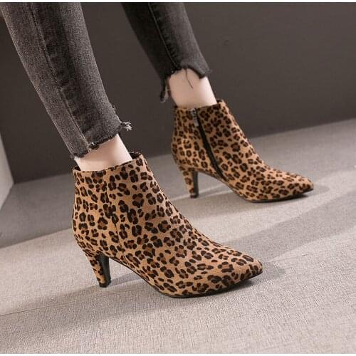 2020 Women Zip Pointed Toe Ankle Boots Ladies Flock Fashion Leopard Short Boots Female Short Plush Spike High Heels Casual Shoes