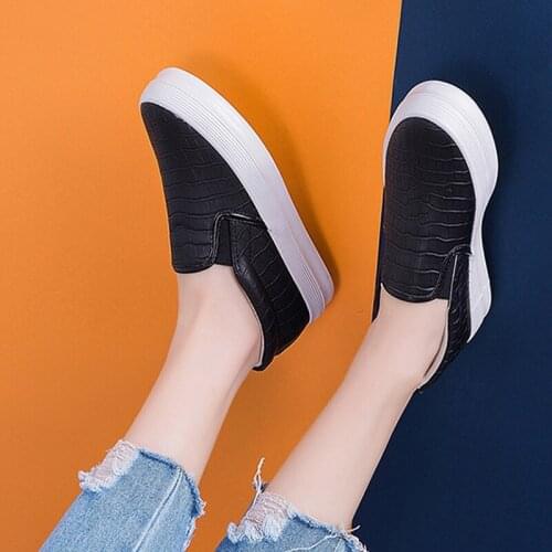 VTOTA Women Flat Platform Casual Loafers Fashion Slip On Autumn Summer Comformtable Chunky Heels Flats Lady Walking Shoes