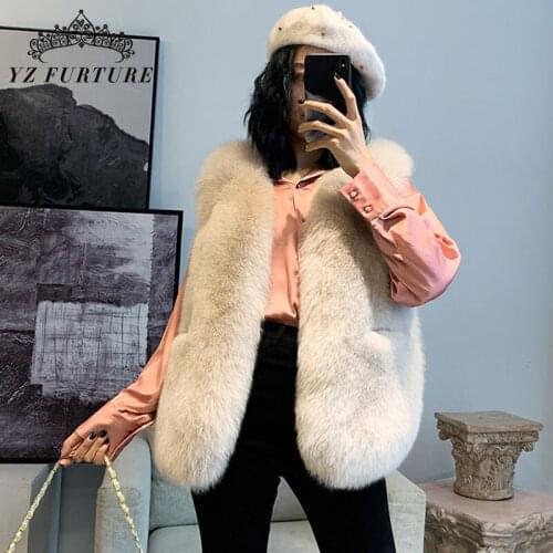 YZ FURTURE 2020 New Arrival Fashion Real Fox Fur Short Vest Women Capped Winter Warm Outwear For Lady Luxury Thick Coat FV-061