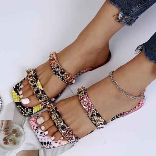 Womens Chain Slippers New Summer Beach Shoes Woman Metal Square Toe Ladies Slides Open Toe Outside Flats Girl Footwear