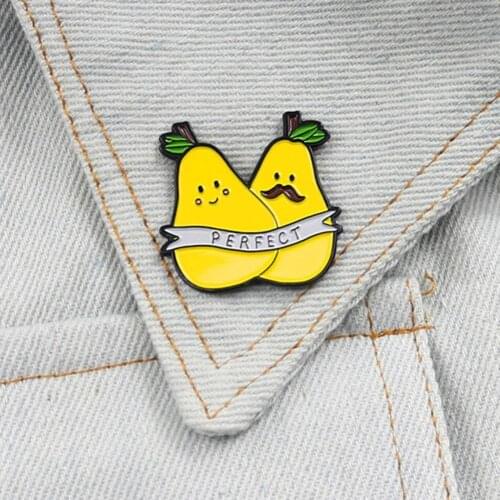 Cartoon Double Pear English Letter Perfect Badge Personality Creative dripping Funny Letter Brooch Brooch Pin Clothes Decor