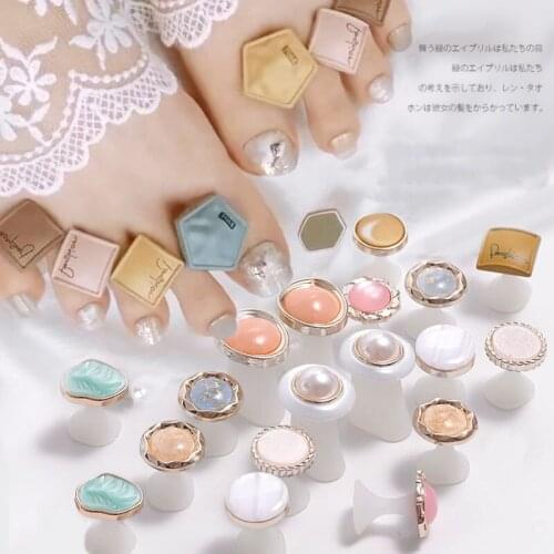8 Styles Silicone Toe Separator Daisy Flower Charming Pearls Design Foot Divider Form Salon Manicure Pedicure Care Nail Art Tool