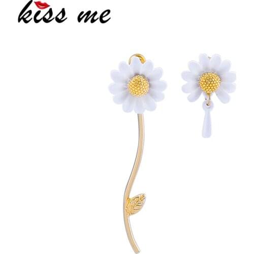 Kissme Asymmetric Women Stud Earrings Cute White Coating Flowers Gold Color Earrings New Fashion Jewelry Accessories Wholesale