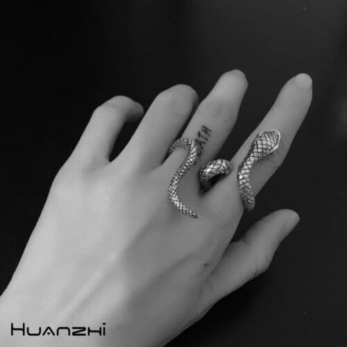 HUANZHI 2020 New Trendy Vintage Hip Hop Punk Style Wave Bend Snake Metal Finger Ring for Cool Women Girls Jewelry Gifts