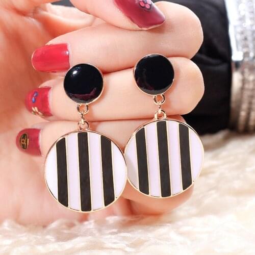 Exaggerated Oil Drip Black White Stripes Round Pendant Dangle Earrings For Women Metal Earring Fashion Jewelry Wholesale