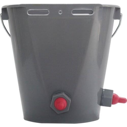 Plastic Calf Milk Feeding Bucket for Feeding 5 Calves at one time