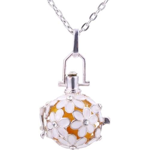 Beautiful Flowers Aroma Diffuser Necklace Open Fashion Locket Pendant Hollow Creative Perfume Essential Oil Diffuser Jewelry