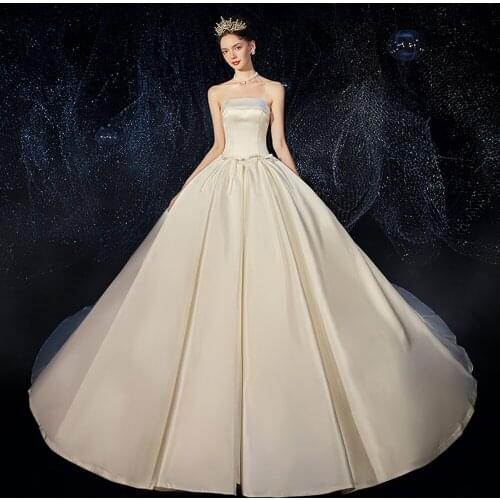 Robe De Mariage Boat Neck Ball Gown Wedding Dresses with Veil Hochzeitskleid Simple Satin Abito Da Sposa Chapel Train Trouwjurk