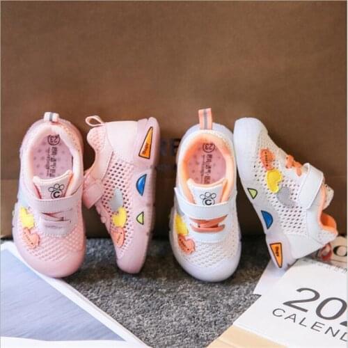 Boys' and girls' cartoon sports shoes 2021 spring new anti kicking childrens walking shoes girls' casual shoes