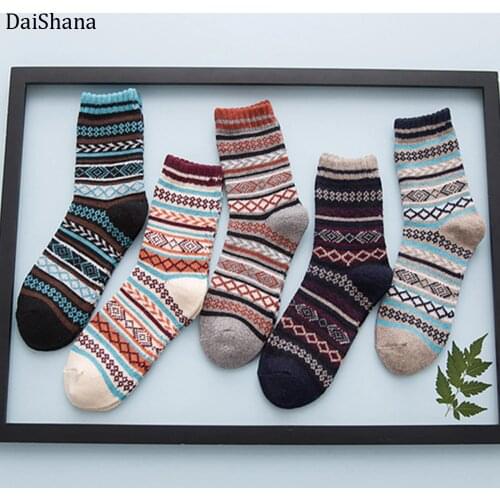 DaiShana 1 pair Casual Man Soft Thick Warm Socks Rabbit Wool Blends Warm Winter Socks Man Retro Style Colorful Breathable Socks