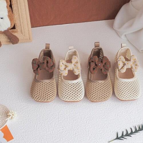 Fashion Kids Girl Princess Shoes Hollow Breathable Children Girl Party Shoes With Bow Spring Autumn Baby Girl Sandals Wedding