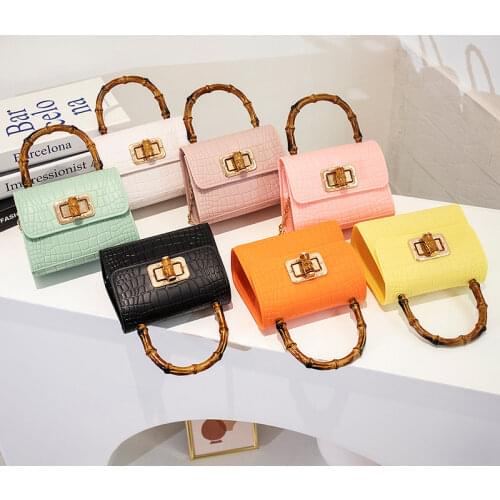 Fashion Flap Crossbody Bags For Women PU Leather Small Square Bag Strawberry Pattern Clutches Casual Shoulder Messenger Bag