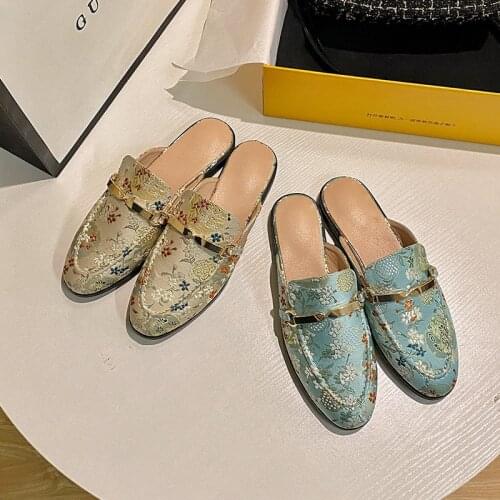 Womens Shoes 2021 Summer New Korean Style Metal Embroidered Flat Bottom Comfort Muller Shoe Tip Half Slippers