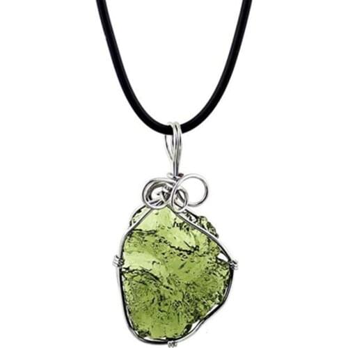 Free shipping charming 100% Natural Moldavite Green aerolites Czech Crystal Stone Meteorite Pendant Energy + Necklace