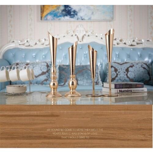 2 Pcs/ Set European Metal Candle Holder Simple Golden Wedding Decoration Bar Party Living Room Decoration Home Decoration