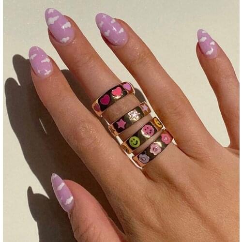 New Retro Metal Flower Creative Rings for Women Girl Enamel Glaze Love Fun Golden Temperament Index Finger Ring Female Jewelry
