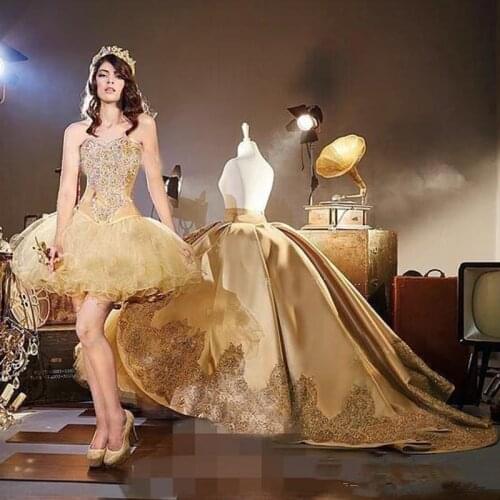 2021 Sparkly Gold Quinceanera Dresses Embrodiery Beads Tiered Sweetheart 16 Sweet Party Gowns Pageant Gown Detachable Train