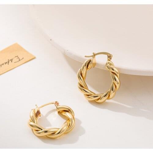 Fashion Distortion Interweave Twist Metal Hoop Earrings for Women Vintage Gold Geometric Circle Round Earrings Statement Jewelry