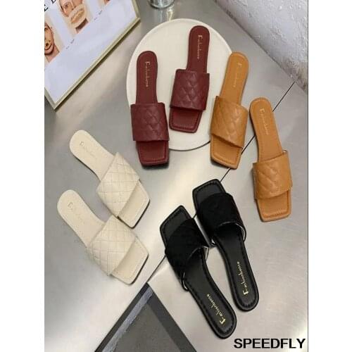 Square-toed sandals and flat-bottomed slippers for women 2021 spring and summer new outdoor open-toed fashion