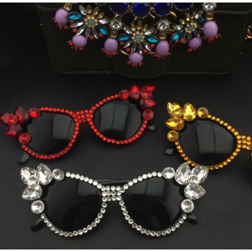 Ladies Designer Shinny Crystal Cat Eye Sunglasses 2018 New Girls Rhinestone Sunglasses Summer Beach Party Glasses Gift