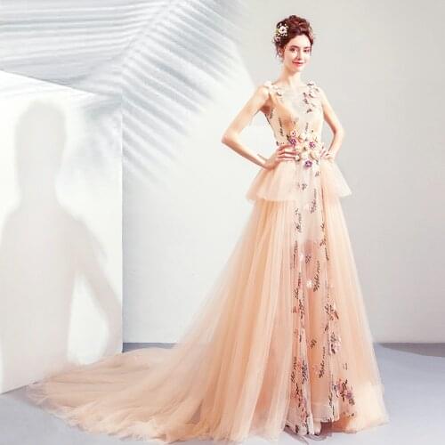 2019 New Arrival Prom Dresses Scoop Neck Lace Beaded Sleeveless vestido de fiesta de graduacion Chapel Train Flowers Prom Gowns