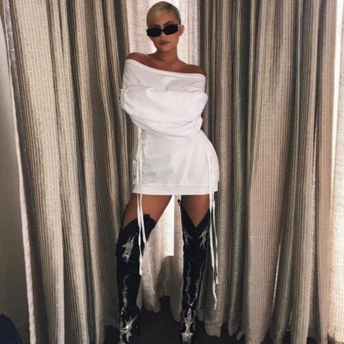 Kylie Jenner Sexy Dress White Off-The-Shoulder Sweater Long Sleeve Nightclub Party Sweater