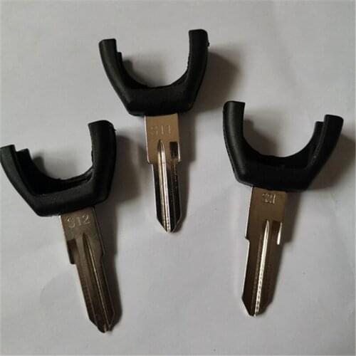 DAKATU For Chery QQ3 QQ6 A1 Remote Car Key Replacement Key Head