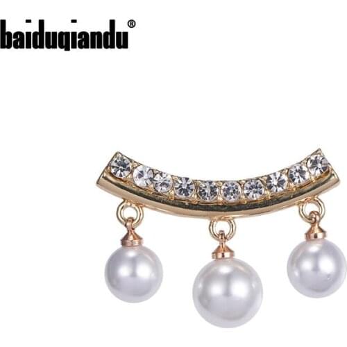 Baiduqiandu New Arrival Three Simulated Pearls Dropped Anti-Exposure Clothing Brooch Pins in Assorted Colors