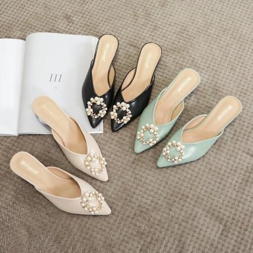 2020 New Summer Crystal Slippers Women Pointed Fashion Pearl All-match Medium Heel 31-43 Size Slippers Women
