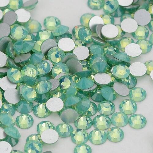 Green Opal Crystal FlatBack Glass Rhinestones Non-HotFix Nail Art Crystal Decorations Flat Back Rhinestones Crystal