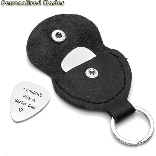 Personalized Master engraved Genuine Leather Guitar Pick Holder Case Keychain Key Fob Bag with 2pcs Stainless Steel Guitar Picks