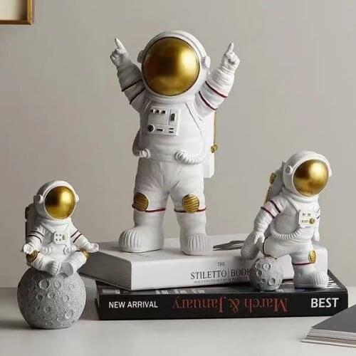 Nordic Modern Astronaut Miniature Figurines Resin Craft Home Fairy Garden Desk Decoration Furnishing Articles Room Accessories