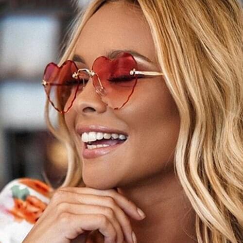 New Fashion Love Heart Sunglasses Women Brand Designer Rimless Classic Sunglass Female Vintage Retro Gradient Sun Glasses UV400