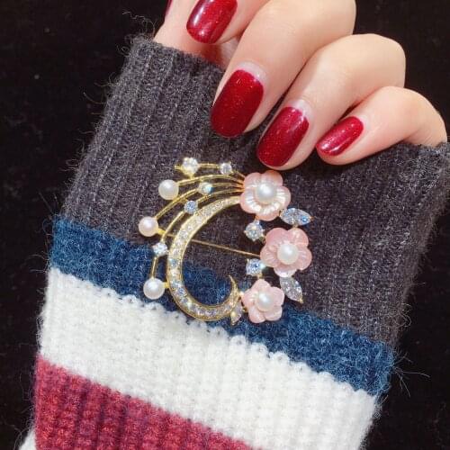 Freshwater pearl brooch shell shell pearl brooch finished multi-bead edgy natural seashell high-end pin