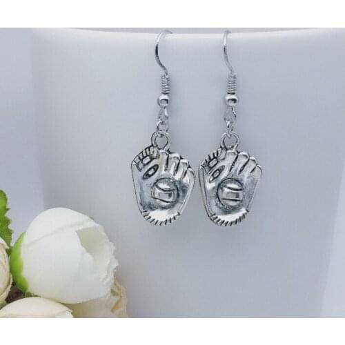 2018 / Europe and the United States hot glamour baseball glove earrings, fashion earrings long paragraph wild earrings