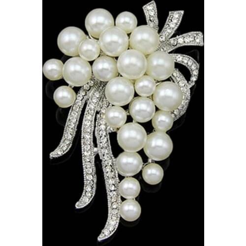 Elegant Floral Brooch Freshwater Pearl Brooch Pin Crystal Rhinestones Flower Brooches for Women Plant Jewelry Bouquet Decoration