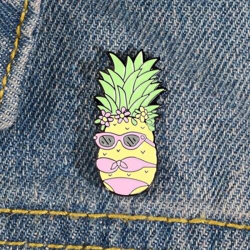 Miss Pineapple Brooch Bikini Fruit Shirt Pins Metal Badges Broches for Women Badge Pines Metalicos Brosche Jewelry Accessories