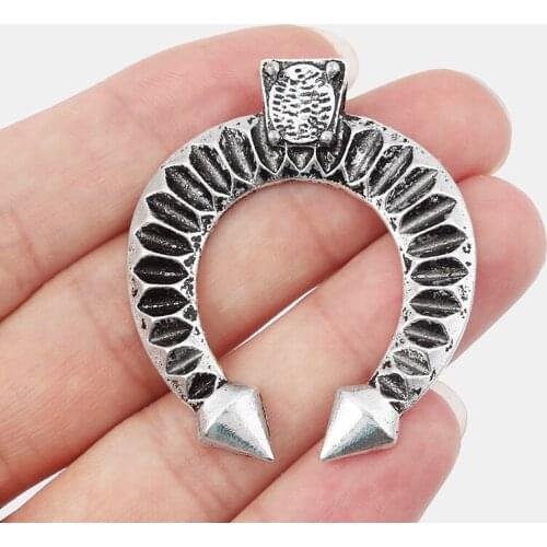 2 PCS Vintage Crescent Moon Charms Ox Horn Shape Pendants DIY Necklace Findings Making Jewelry 47*40mm