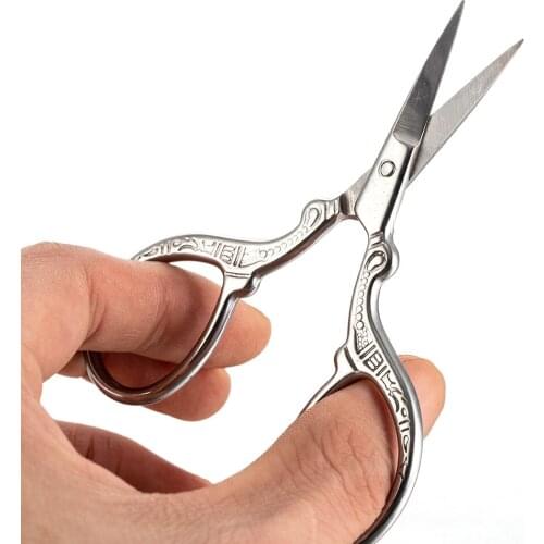 1Pcs Stainless Steel Small Manicure Nail Cuticle Trimmer Scissor Beauty Makeup Facial Hair Remover Tools Eyebrow Comb Scissors