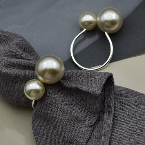 SHSEJA 10pcs/lot Creative personality metal napkin ring the toast button ring napkin western buckle napkin ring pearl meal