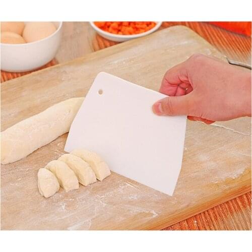 2pcs/lot Kitchen Cutter Cake Spatulas Pastry Spatulas Butter Scraper Trapezoidal Scraper Cake Tools Plastic Dough Scraper LB 145