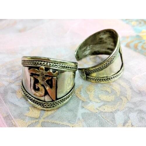 Hongguangyaxuan Rings