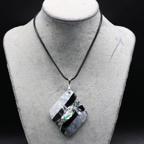 Natural Shell Necklace With Rhombus Stripe Pendant Leather Cord 2MM Charms For Elegant Women Love Romantic Gift